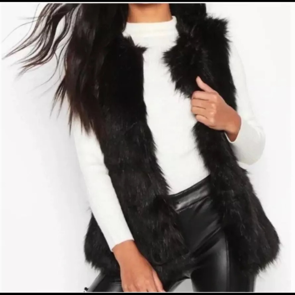 Abercrombie & Fitch Women's Black Faux Fur‎ Vest Pockets Satin Lined Size Small